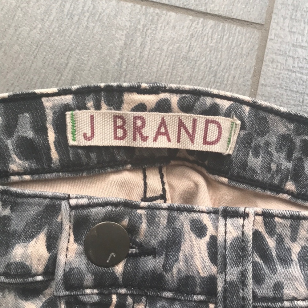 Snow Leopard J Brand Jeans - Picture 4 of 6